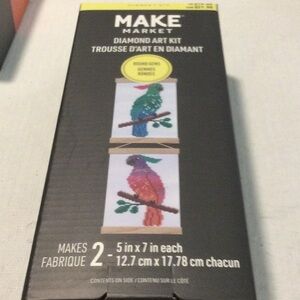Make Market Diamond Art Kit - Vibrant Parrot Design